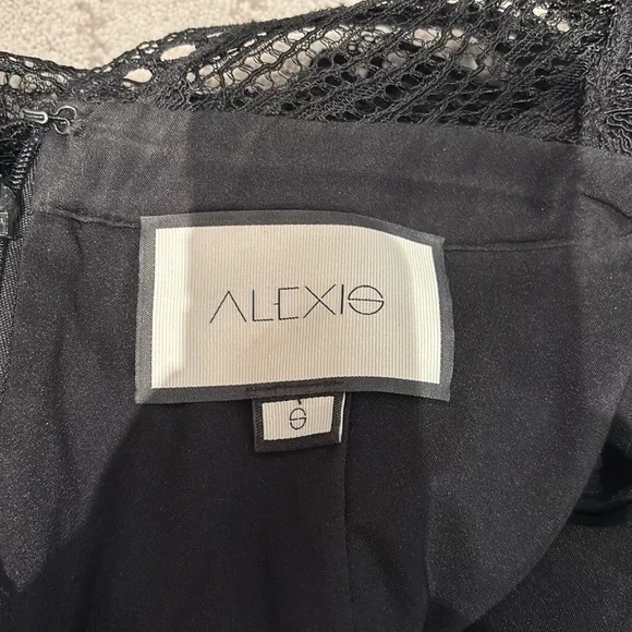 ALEXIS BLACK LACE DRESS - Picture 3 of 3